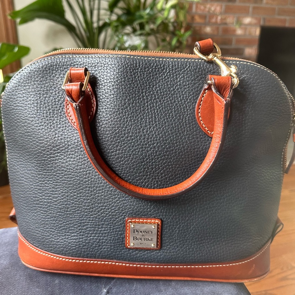 Dooney & Bourke sachel
